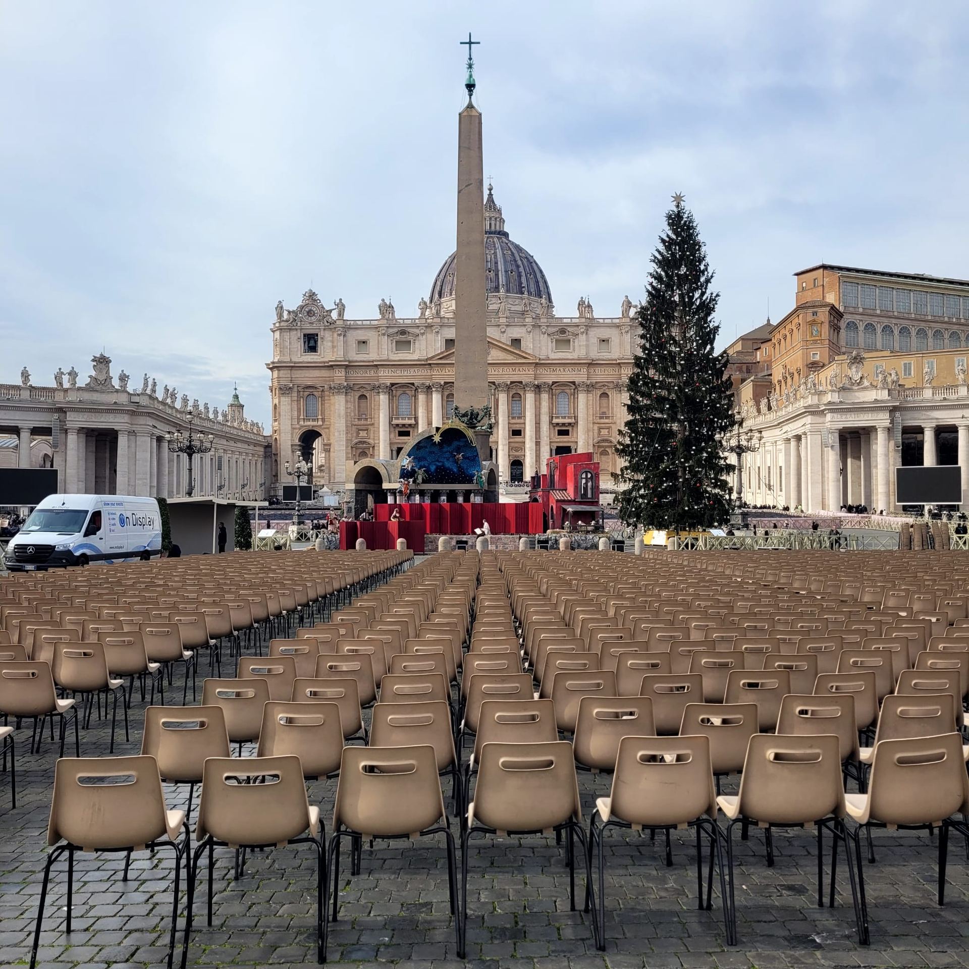Allestimento amplificazione presentazione Albero e Presepe Vaticano 2025