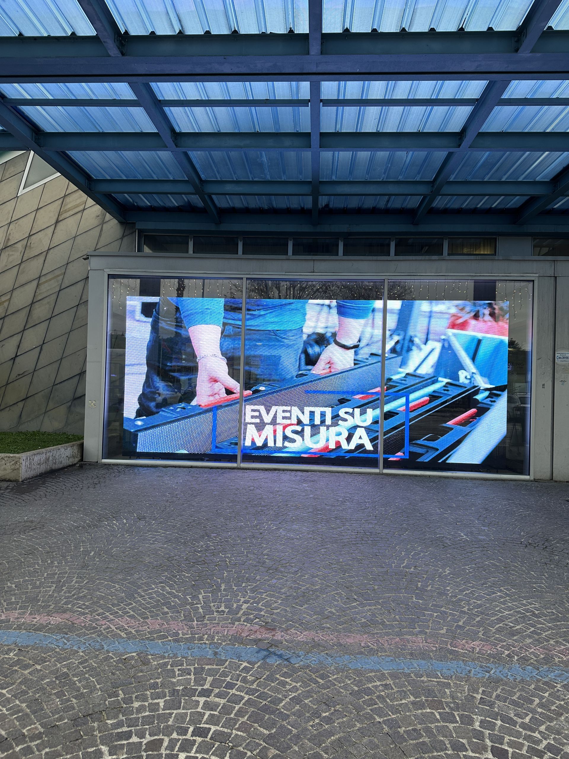 Ledwall in Vetrina per l'aereoporto d'Abruzzo