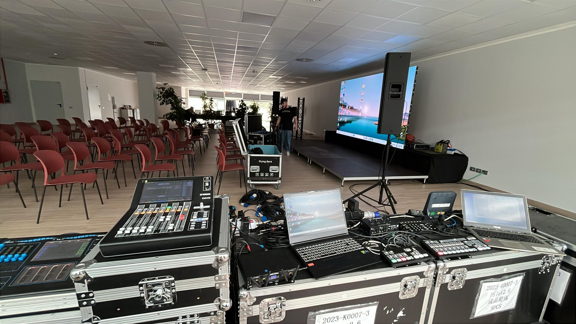 Regia in fase di allestimento Essilor Luxottica 2025