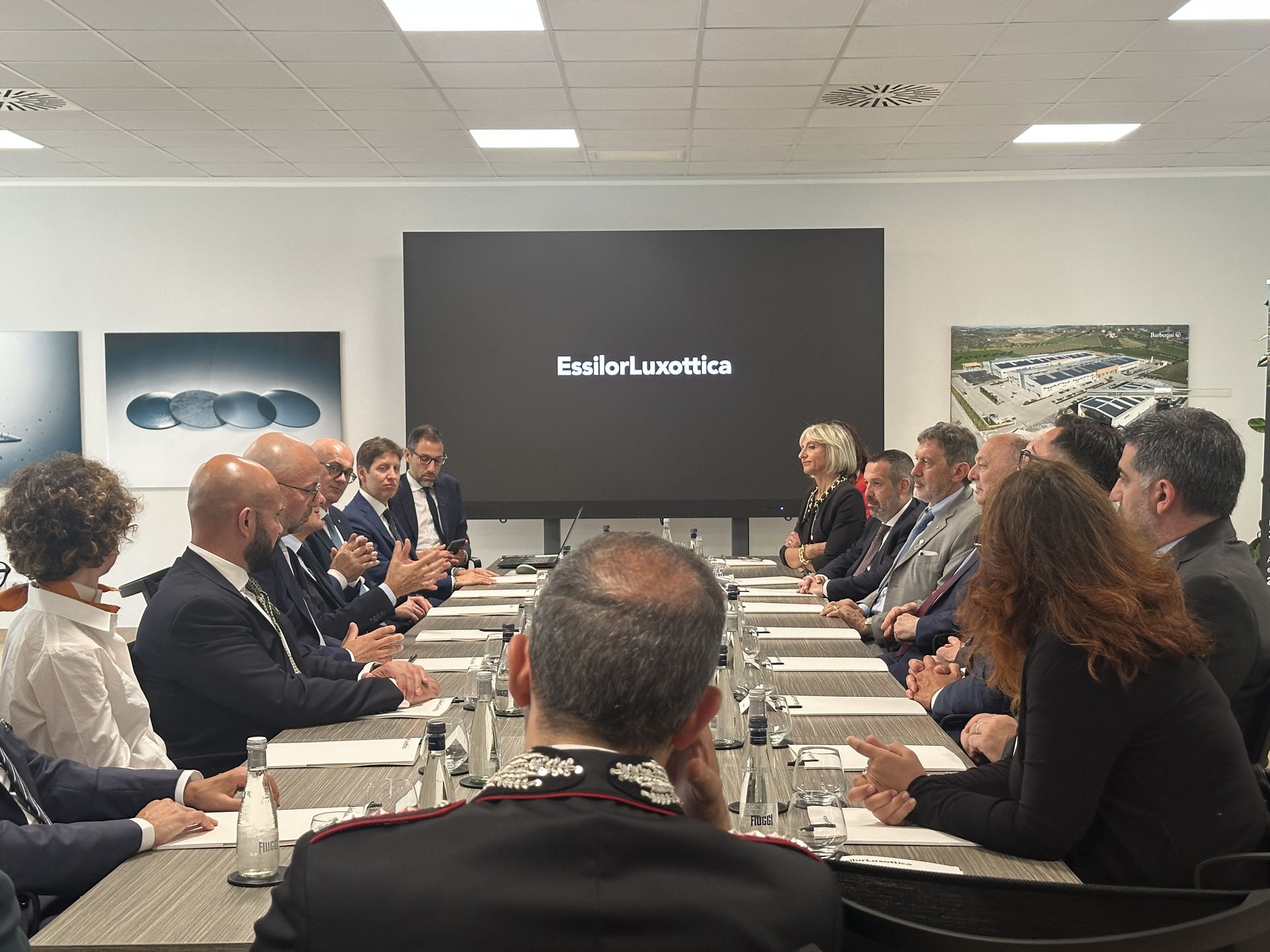 Riunione Essilor Luxottica 2025 con AD
